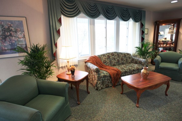 The Laurels of Mt. Vernon: Living Area