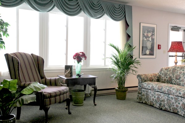 The Laurels of Mt. Vernon: Living Area